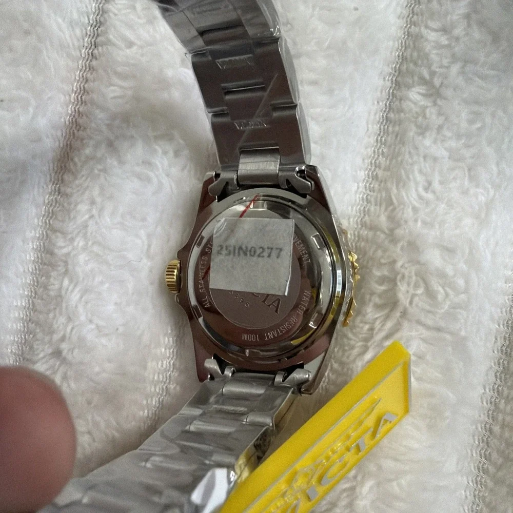 Invicta Women's 6895 Pro Diver Quartz Two-Tone Stainless Steel Watch 100M